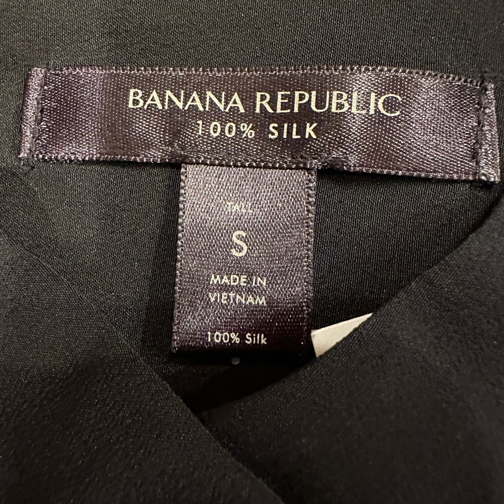 Banana Republic 100% Silk Blouse with Pintucked Front, Size Small Tall. - Picture 6 of 8